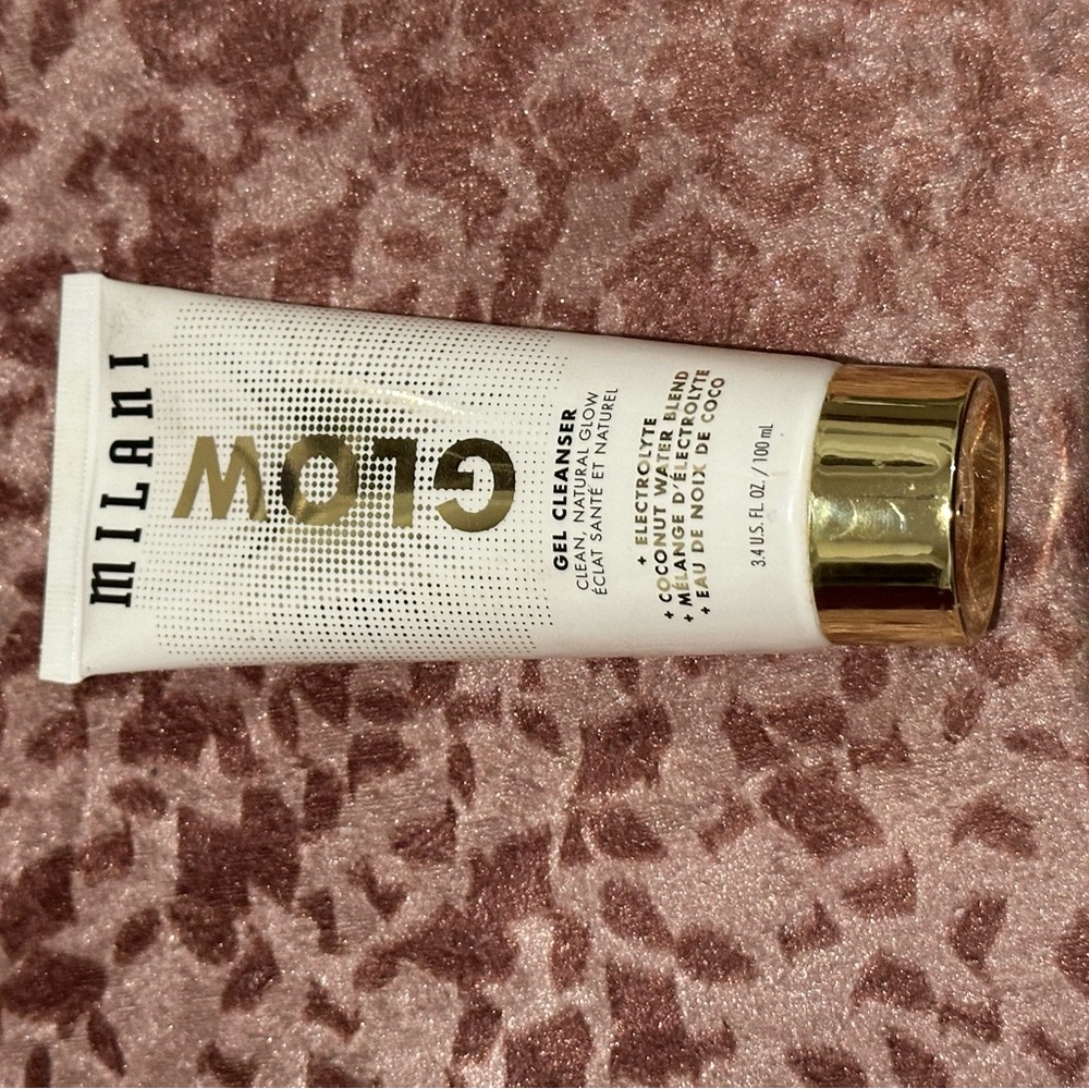 Milani Glow Gel Cleanser
